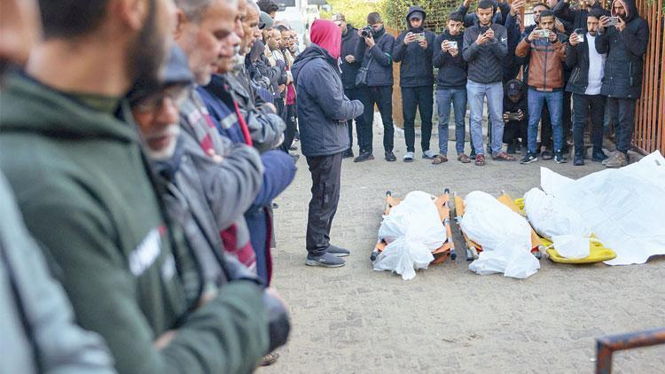 Çadırkenti ve hastaneleri hedef aldı: İsrail yine ölüm saçtı