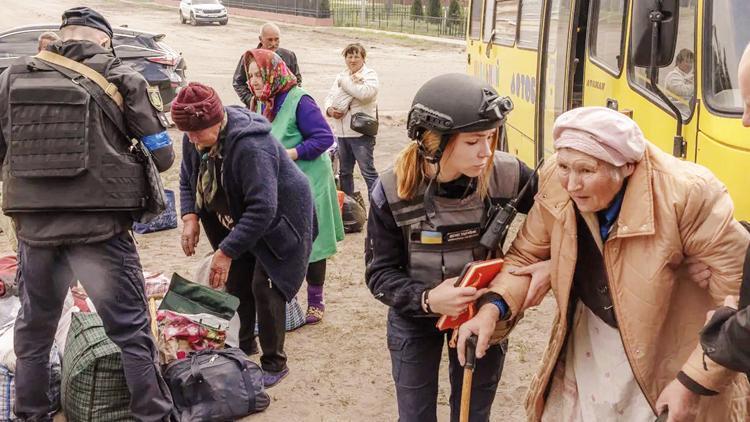 Ukraynalılar işgal bölgesine dönüyor... Savaş koşulları mecbur bırakıyor