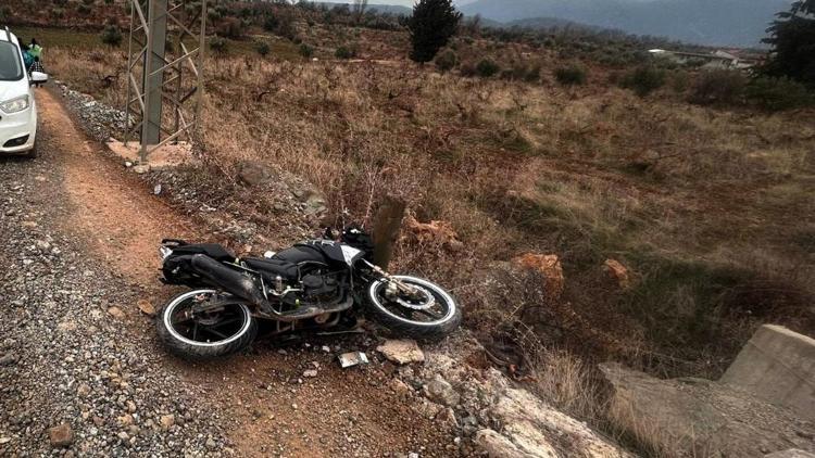 Gaziantep’te otomobilin çarptığı motosiklet sürücüsü yaralandı