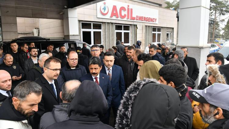 Kırşehirde 3 araç çarpıştı: 3 ölü, 6sı ağır 21 yaralı (2)