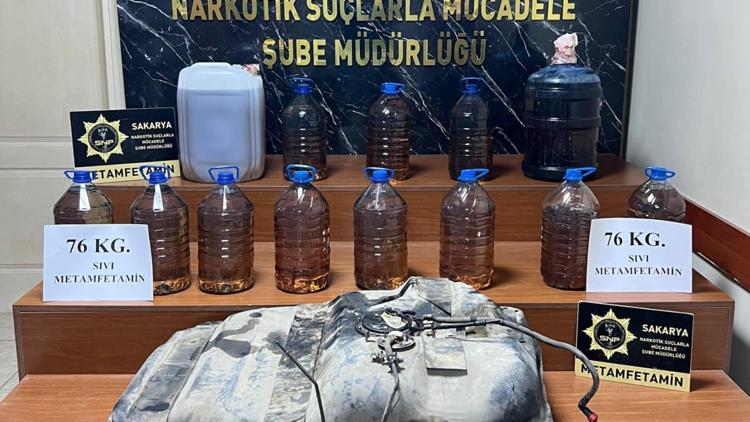 Sakaryada 76 kilo sıvı metamfetamin ele geçirildi