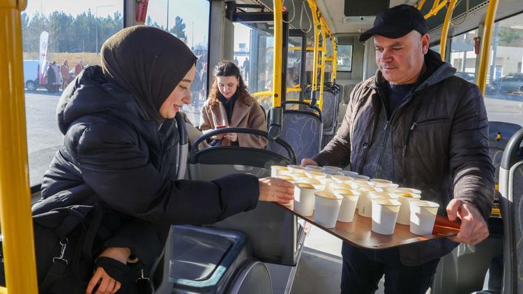 Uşak Belediyesinden öğrencilere çorba ikramı