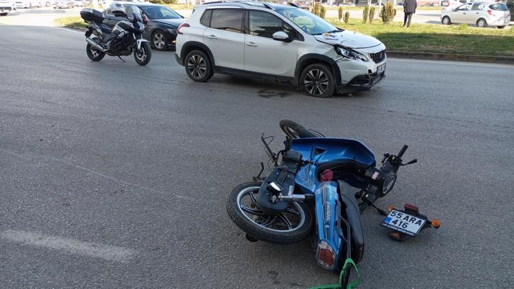 Otomobil ile çarpışan motosikletin sürücüsü öldü; kaza anı kamerada