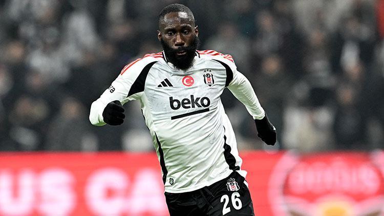 Beşiktaşta ayrılık kesinleşti Menajeri transferi bitirmek için Atinaya gitti