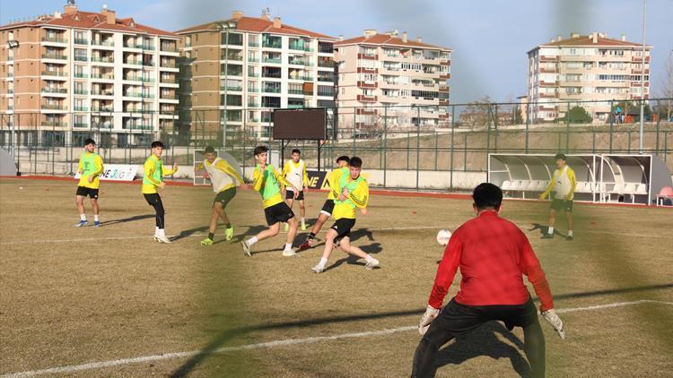 17 futbolcu ve teknik heyet sözleşmesini feshetti