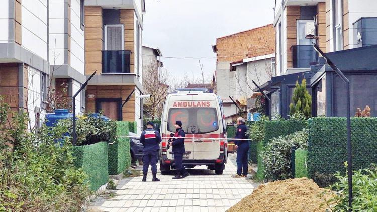 Anne ve kızı ölü, baba ise ağır yaralı bulundu... Villada dehşet