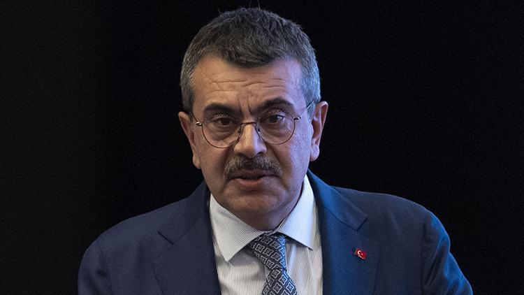 Milli Eğitim Bakanı Tekin: Özele tavsiyem danışmanlarının verdiği bilgileri teyit etsin