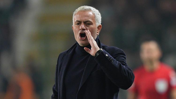 Hürriyet: Mehmet Topaldan çağrı: Mourinho kaybedilmemeli