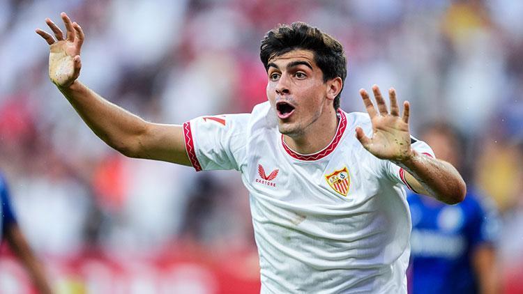 Galatasarayın teklifini duyurdular Sevilladan açıklama...