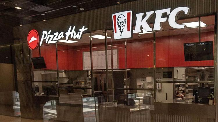 KFC ve Pizza Hut çalışanlarından protesto