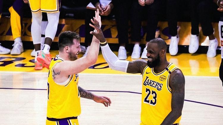 Lakers, Doncicin forma giydiği ilk maçta Jazzı mağlup etti