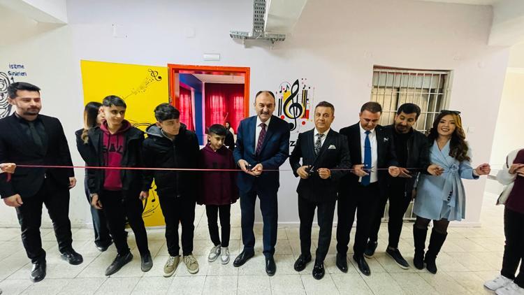 Silopi Anadolu Lisesi’nde müzik atölyesi açıldı