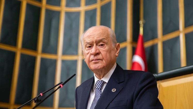 Devlet Bahçeli, Ahmet Davutoğlunun Berat Kandilini kutladı