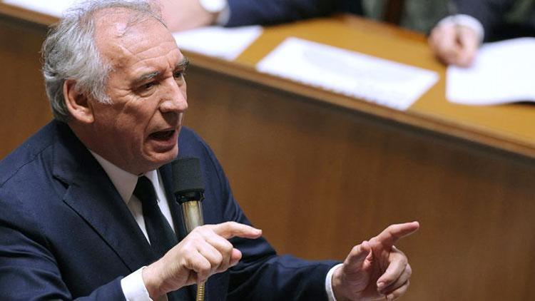Fransa Başbakanı, özel okuldaki cinsel istismar iddialarını görmezden gelmekle suçlanıyor