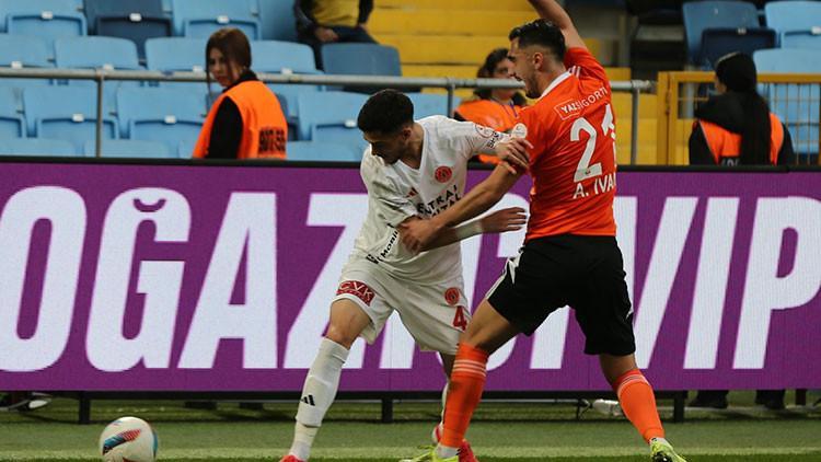Trendyol 1. Ligdeki Adanaspor-Ümraniyespor maçında ilginç olay: Hakeme çarparak atılan gol iptal