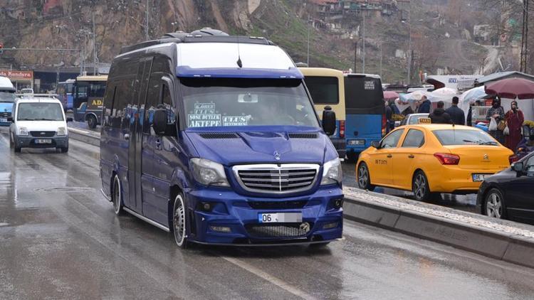 Üniversitelilerden dolmuş için çağrı... ‘Biz de öğrenci ücreti ödeyelim’