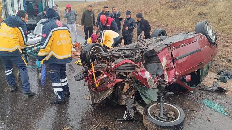 Nevşehirde devrilen otomobildeki 3 kişi yaralandı