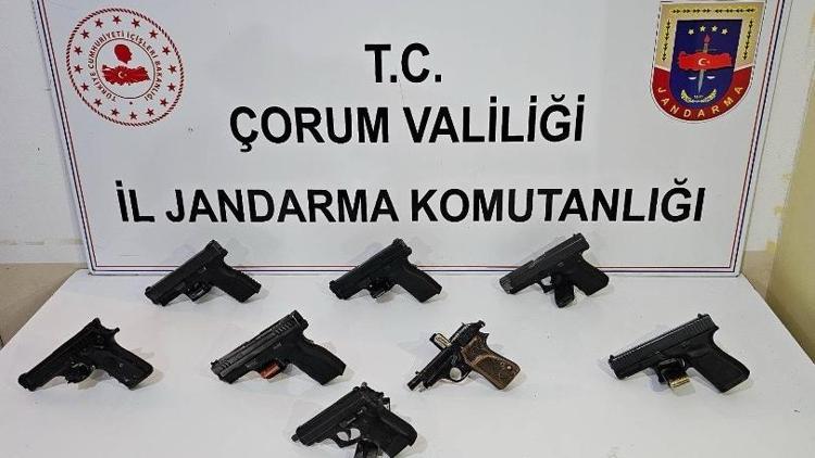 Çorumda yasa dışı silah ticareti yaptığı belirlenen zanlı tutuklandı