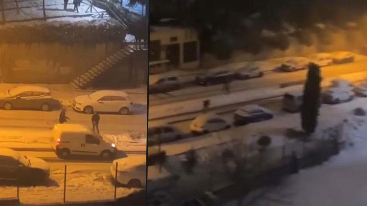 Başakşehirde aracına kar topu atanlar için indi... Kayan araç kaza yaptı