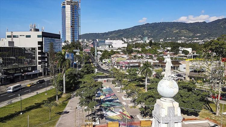 Türk iş insanlarından El Salvador çıkarması