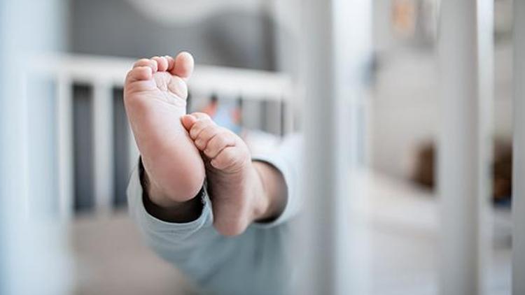 Dünyayı sarsan olay Yeni doğan bebeğini pencereden attı
