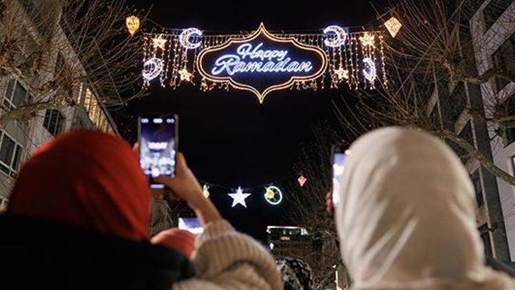 Frankfurt’ta Ramazan ışıkları yandı Sahur heyecanı başladı