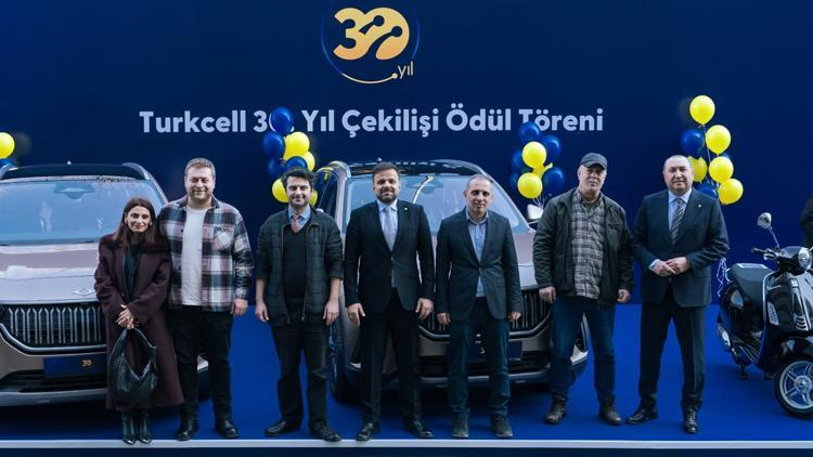 Turkcell’in dev 30. yıl çekilişinin kazananları ödüllerine kavuştu