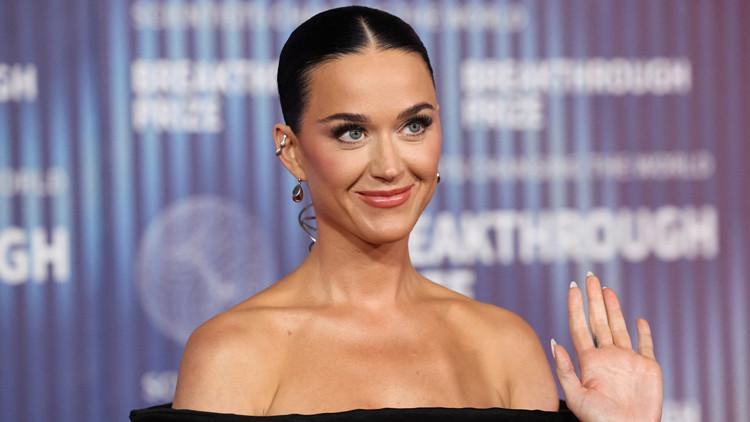 Katy Perry uzay yolcusu 11. insanlı uçuş olacak