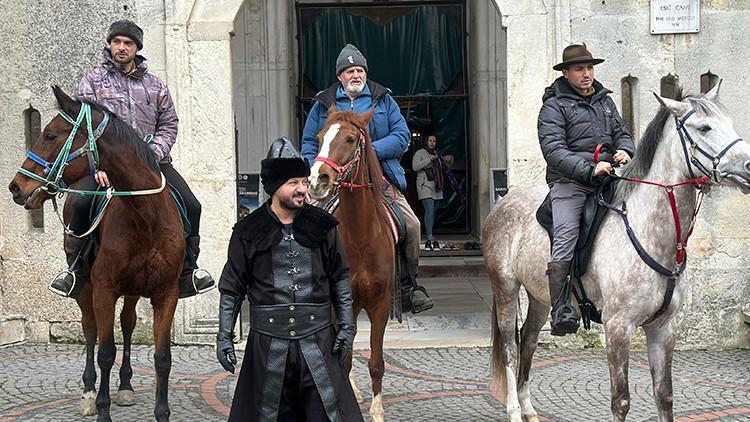500 yıllık At sırtında hac geleneği | İspanyadan yola çıkıp Edirneye geldiler