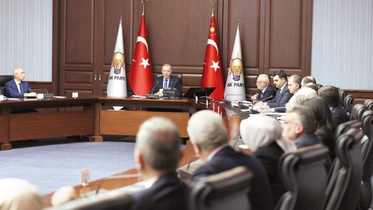 Erdoğan’dan yeni A Takımı’yla ilk toplantı: Ayrık dile müsaade etmeyin