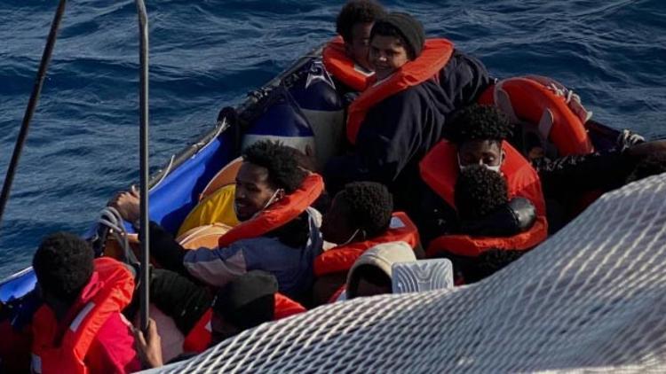 32 kişiyi Sea Watch kurtardı