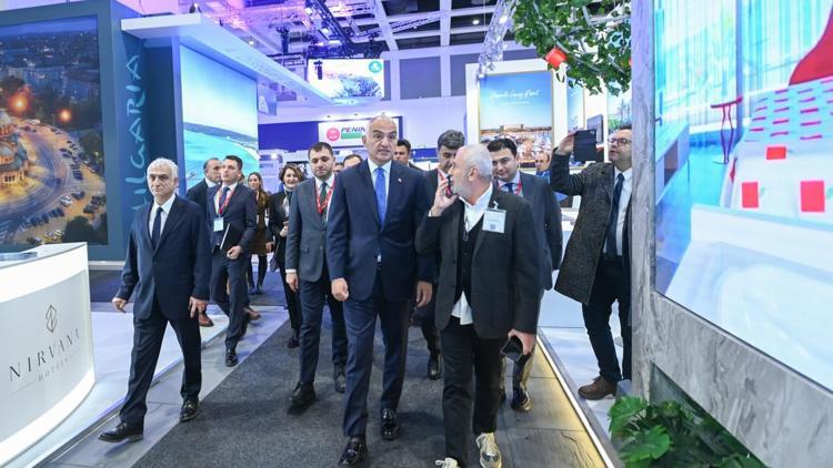 ‘Türkiye rekorlarla devam ediyor Yeni hedef 65 milyon turist’