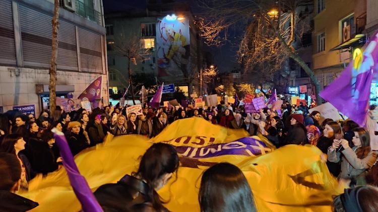 Beyoğlu ve Kadıköyde 8 Mart Dünya Kadınlar Günü kutlandı
