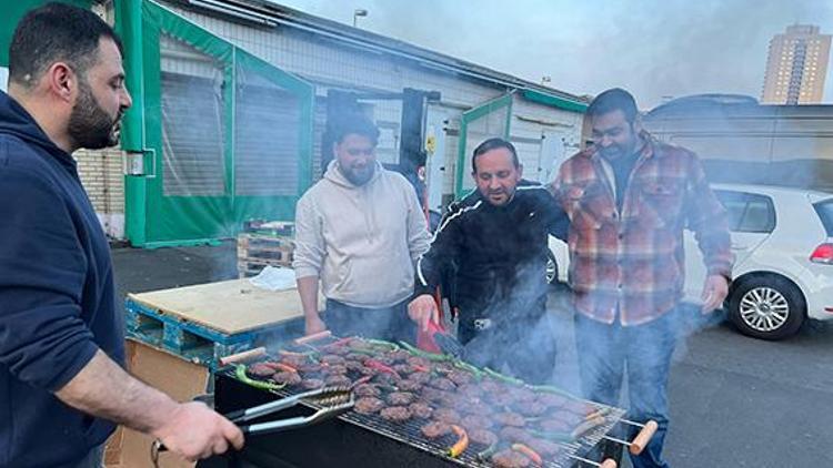 Köln Türk toptancı hal esnafının toplu iftarı