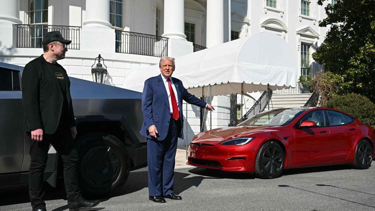 ABD Başkanı Trump destek için Tesla aldı