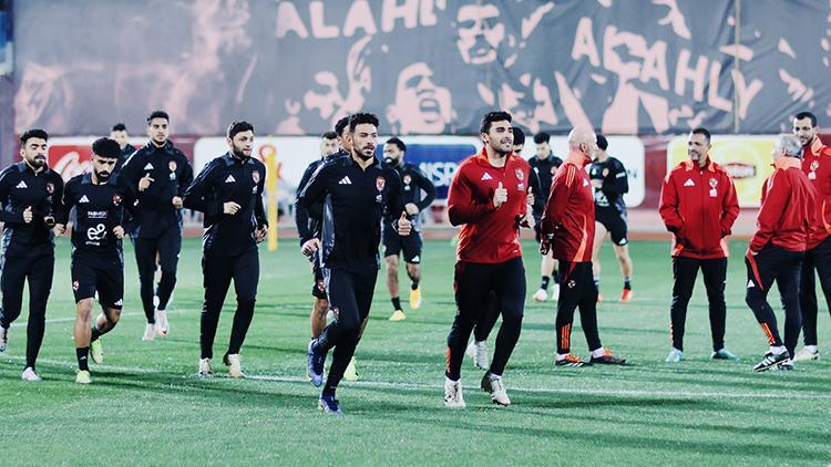 Mısırda yabancı hakem krizi Dev derbide Al Ahly sahaya çıkmayınca hükmen mağlup oldu