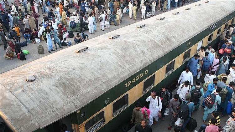 Pakistanda tren saldırısına yönelik operasyon sona erdi
