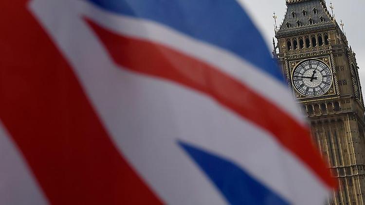 İngiltereden Rusyaya misilleme: Rus diplomat ve eşinin akreditasyonunu iptal etti