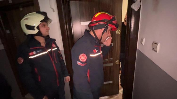 İstanbul- Diyarbakırdaki ev sahibi Avcılardaki kiracısı telefonunu açmayınca 112yi aradı: Gereksiz yere bu kadar insanı sokağa döktü