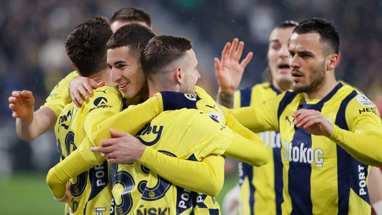 Fenerbahçe evinde seriyi sürdürme peşinde 2 isim kart sınırında...