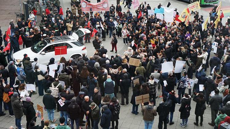 Süriye’deki saldırılara Almanya’da protesto
