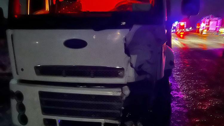 Kamyonla çarpışan otomobilin sürücüsü öldü