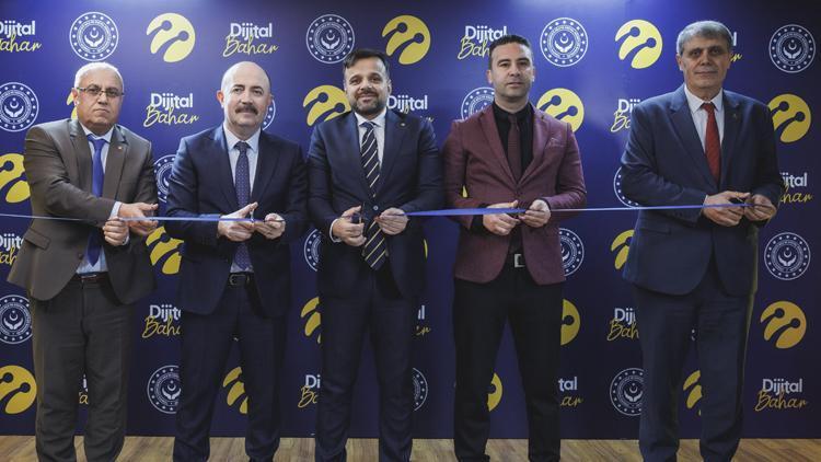 Turkcell, huzurevlerinde teknoloji odaları açmaya devam ediyor