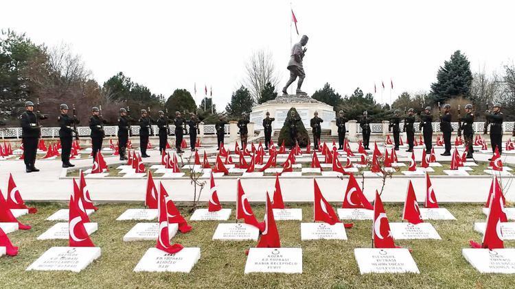 Şanlı zafere görkemli kutlama