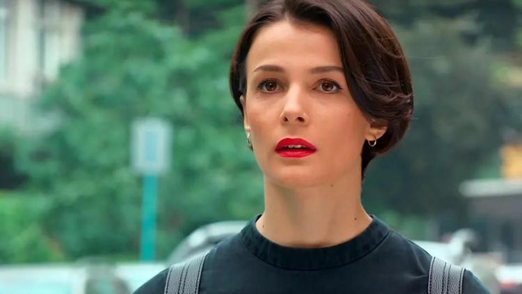Eşref Rüya dizisinin Çiğdemi Büşra Develi kimdir, hangi dizilerde ve filmlerde oynadı
