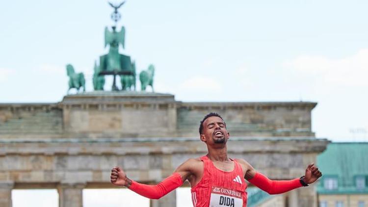 Rekor katılımlı Berlin Yarı Maratonu’nu Etiyopyalı sporcular kazandı