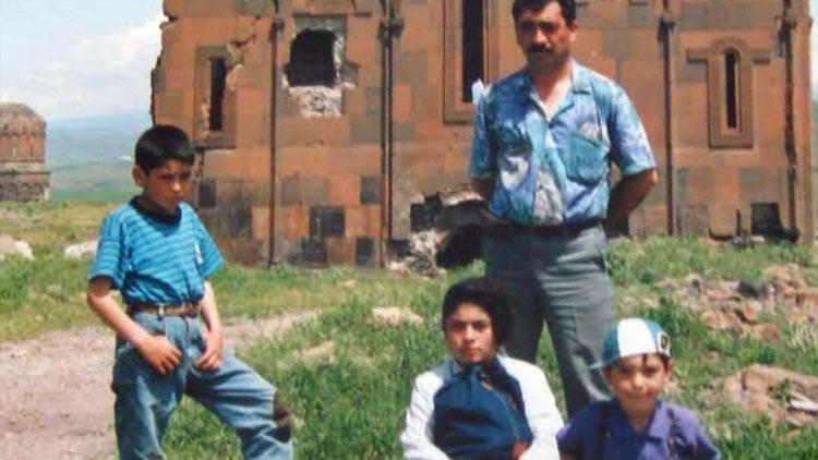 Yıl: 1990... Yer: Kars... Şimdi milyonlar onu izliyor