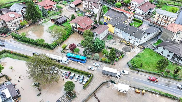 İtalya’nın kuzeyindeki sellerde 3 kişi yaşamını yitirdi