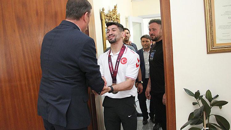 Avrupa Şampiyonu Kerem Kamala Kulada coşkulu karşılama
