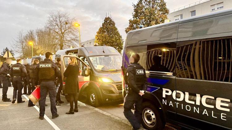 Fransa’da lisede bıçaklı Saldırı: 1 Ölü, 3 Yaralı